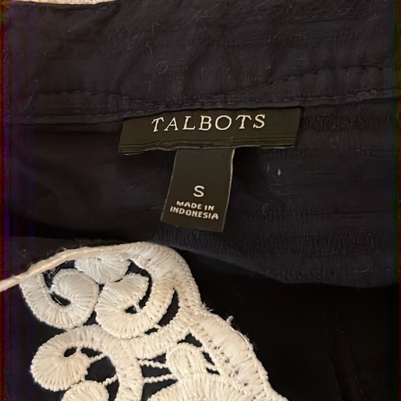 ⭐️ Bogo ⭐️🎈Talbots S long sleeves white lace trim black top blouse - Picture 3 of 9